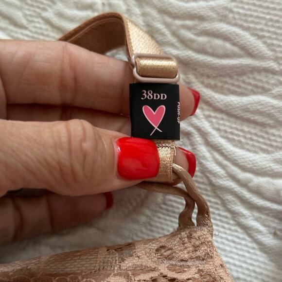 Victorias Secret Solid Beige Floral Lace Padded Underwire Pushup Bra Size 38DD - Picture 4 of 9